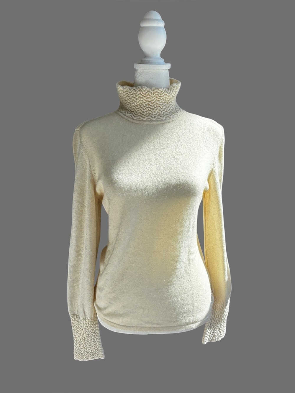 Classiques Entier luxury 100% Cashmere Cream Textured Cowl Neck Sweater Sz M